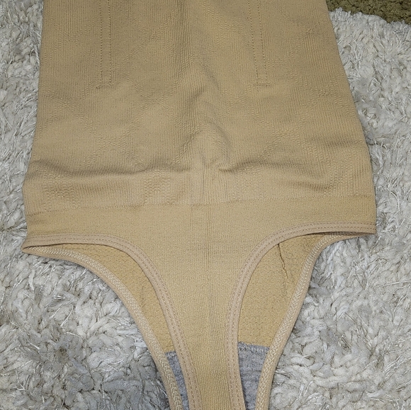 Thong support underwear - Picture 3 of 3